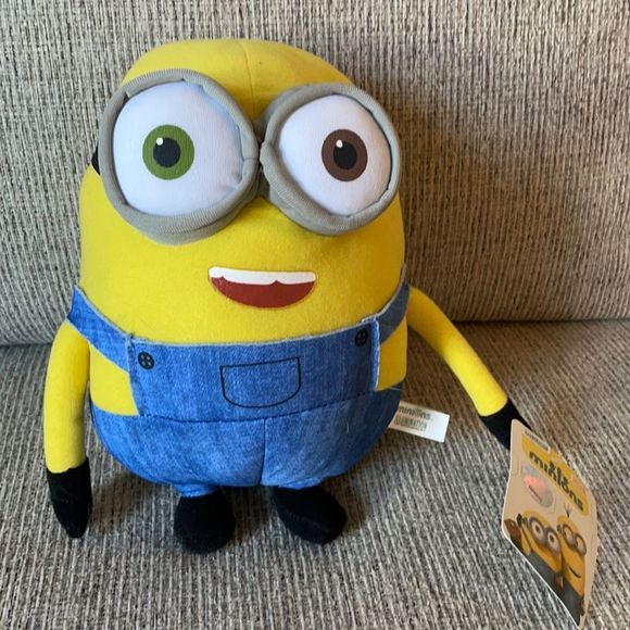 Bob Minion Plush NWT Despicable Me - Picture 1 of 2